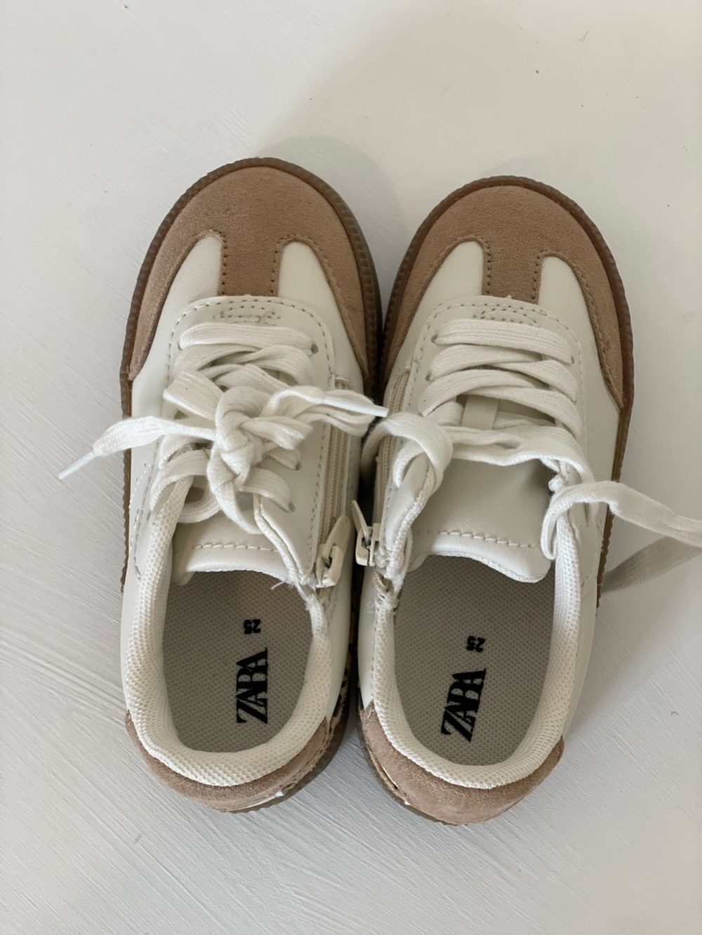 New ZARA Kids  animal print  White and Brown Sneaker euro size 25  USA 8.5..